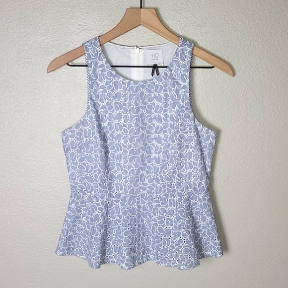 HD in Paris from Anthropologie Pia Eyelet Sleeveless Top - Picture 1 of 8